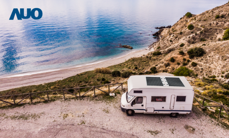 「可撓輕量化太陽光電板SunCurva」使用輕量特殊耐候型複合板取代傳統太陽能板的玻璃前板，不僅降低70%重量，每米平方僅3Kg；具有抗衝擊性能及通過電磁相容性測試，可應用於交通運輸工具，如露營車、遊艇等